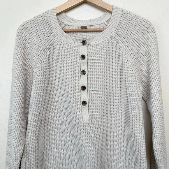 L.L.Bean Womens Small Organic Cotton  Crew Neck Button Neck Waffle Knit Sweater - Picture 4 of 16